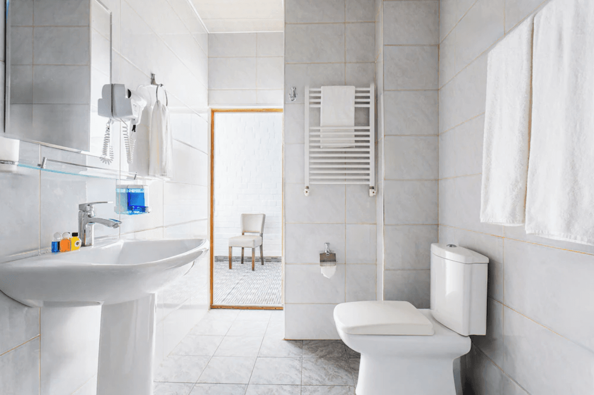 Solief Hotel — private bathroom
